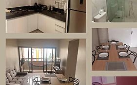 Apart Verdemar Confort com 3 quartos para ate 8 pessoas moderno e funcional e apenas poucos passos da praia
